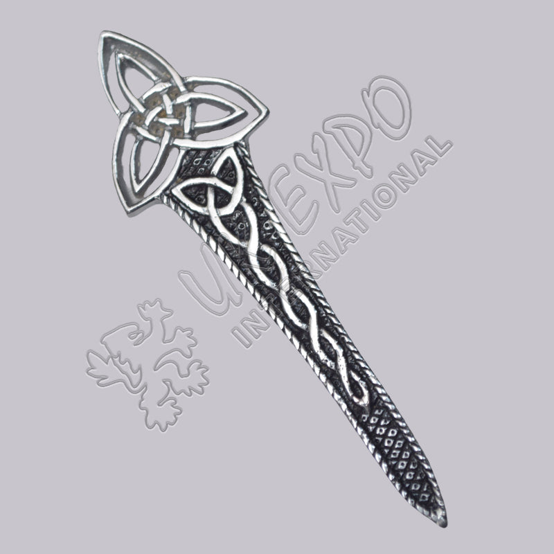 Celtic Knot Design Black Color Filled Kilt Pin – Traditional Scottish Brooch