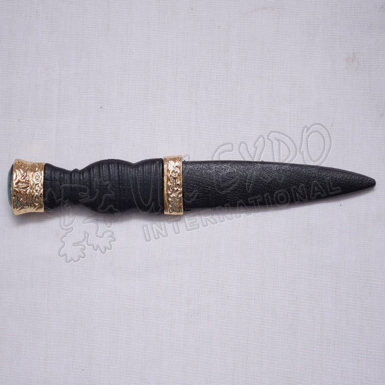 Gold Emerald Stone Sgin Dubh Knives
